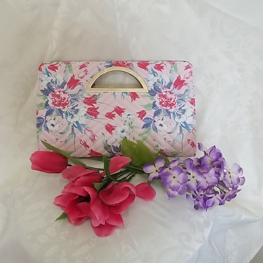 Linea Donna Clutch Purse